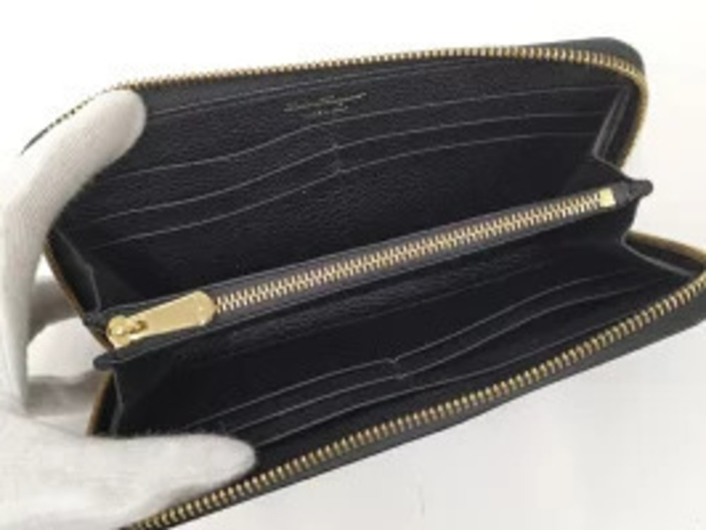 Salvatore Ferragamo Zip Gancini Long Leather Round Wallet Black